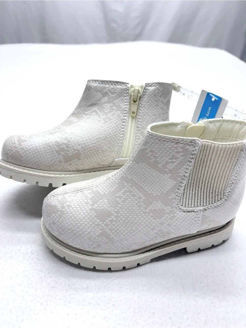 Carter's Bessy Chelsea Boots Girls 9 Gold Snakeskin Lug Sole NWT